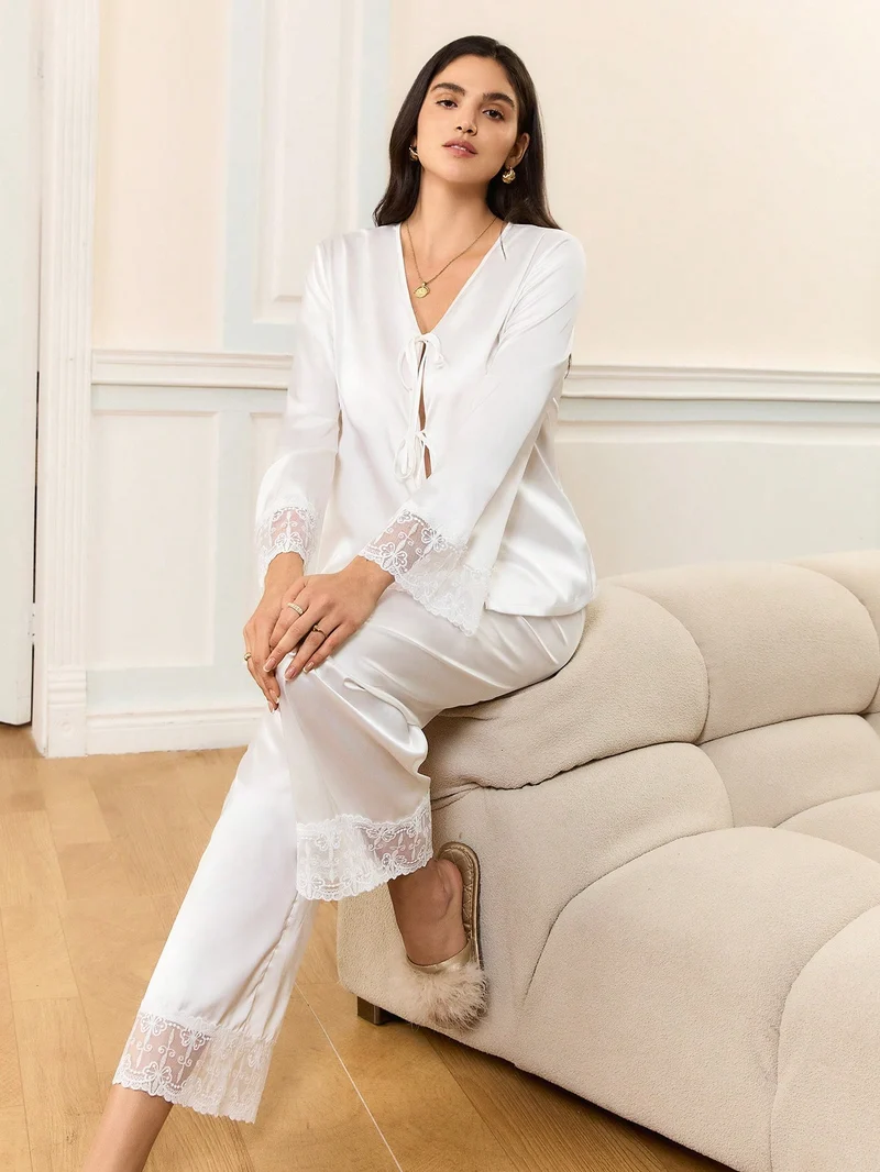 Long Sleeve Lace Embroidered Pajamas | La Parisienne